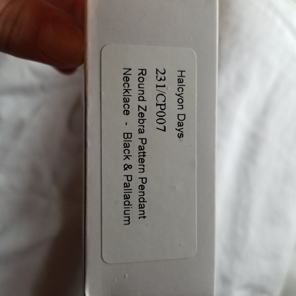 Halcyon Days palladium zebra pendant/necklace - Picture 4 of 4